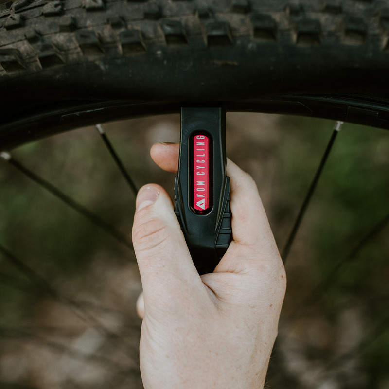 KOM Cycling Valve Core Tire Lever Combo