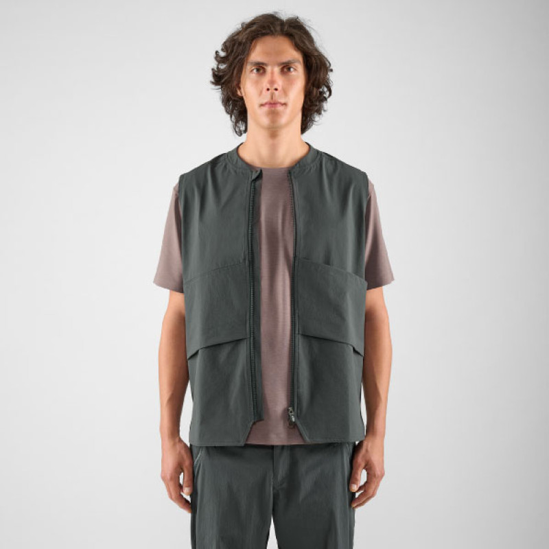 PEdALED Lifewear Vest - Dark Grey