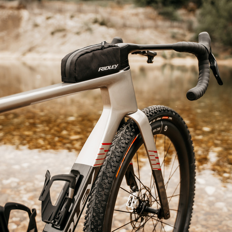 Ridley Kanzo Fast 2.0 Gravel Race Bike - Autumn Grey/ UD Carbon/ Metallic Candy Red 
