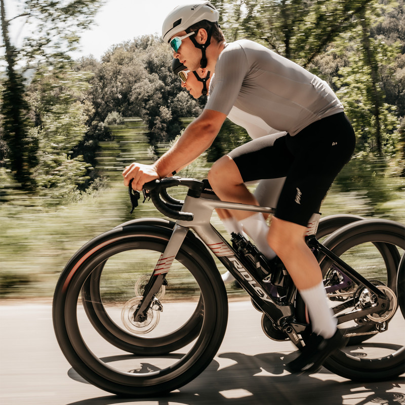 Ridley Kanzo Fast 2.0 Gravel Race Bike - Autumn Grey/ UD Carbon/ Metallic Candy Red 