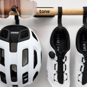 Tons Short Bar — D . 1x Pair of Shoes + Glasses + Helmet