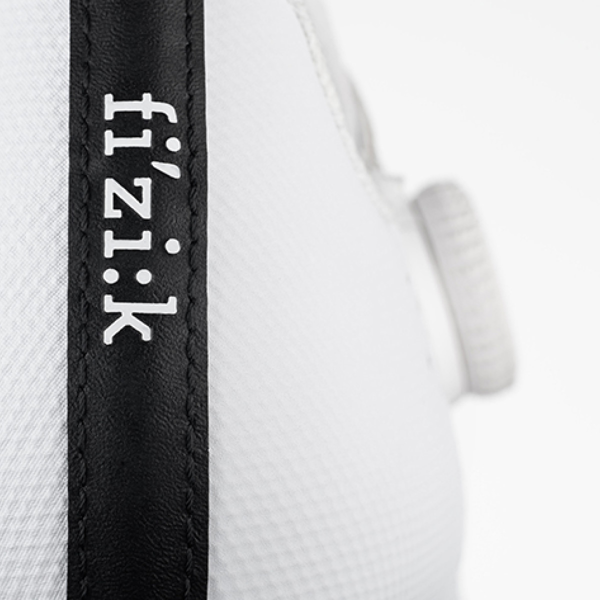 fi'zi:k TEMPO ビンディング ホワイトDECOS CARBON 42 Fizik Tempo Decos Carbon - White/ White