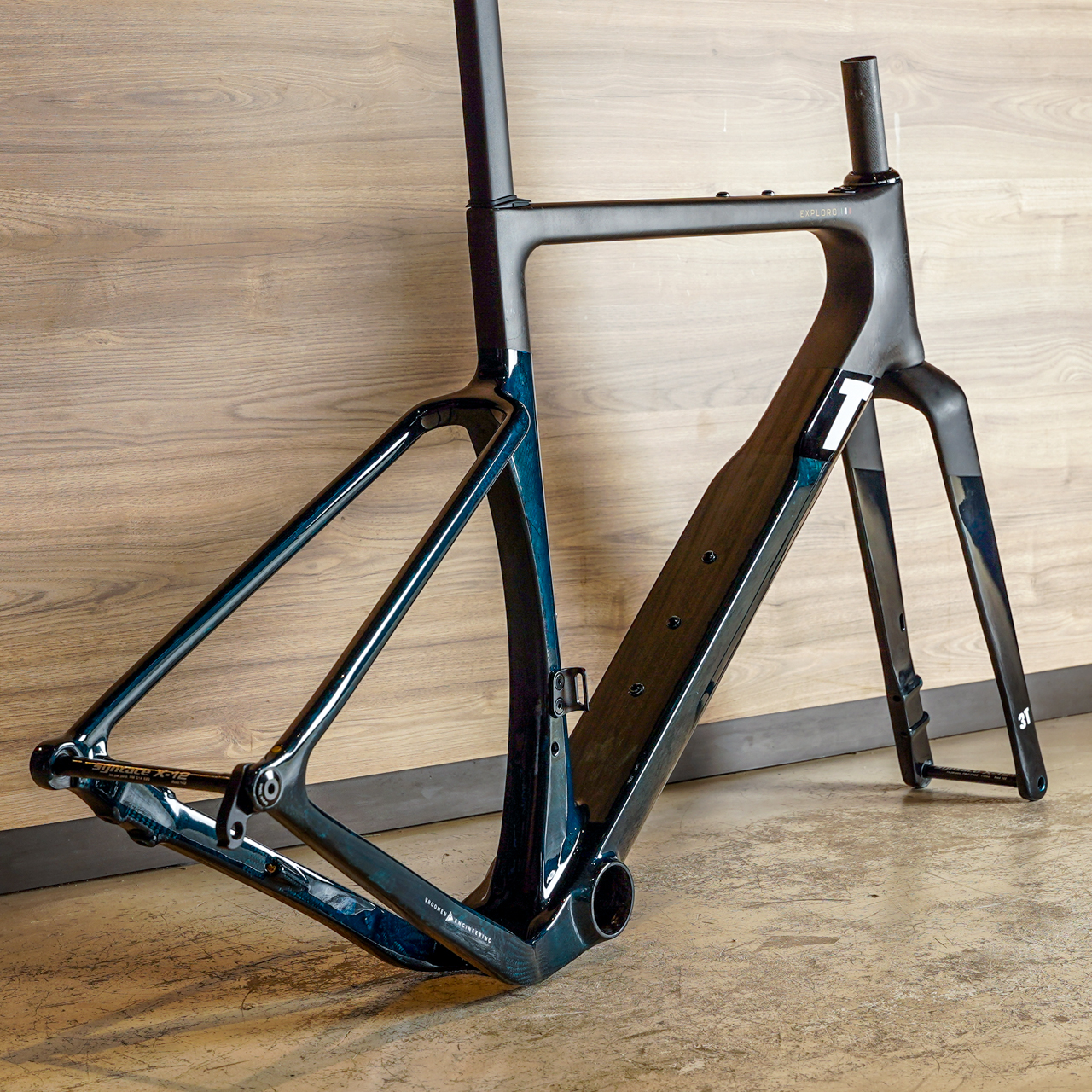 entro-3t-exploro-racemax-italia-blog-blue-1