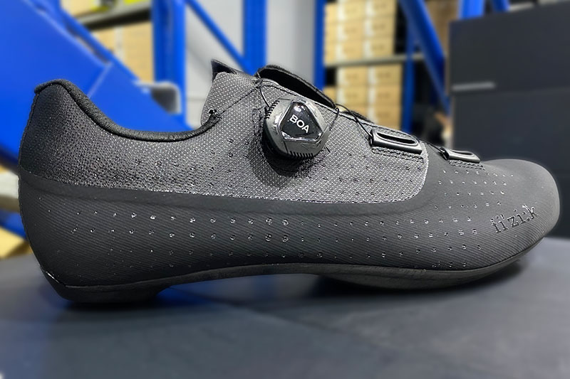 _0000_FIZIK-TEMPO-OVERCURVE-R4-WIDE-BLACK-BLACK