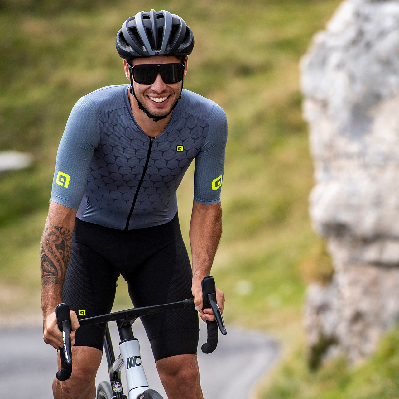 ale-ss-2022-hive-skinsuit
