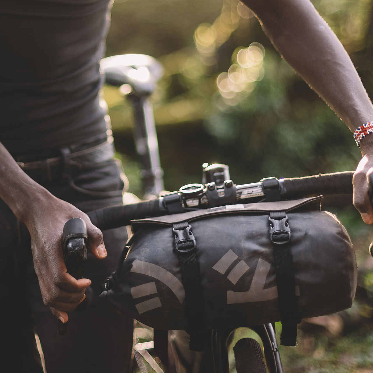 pedaled-odyssey-handlebar-bag