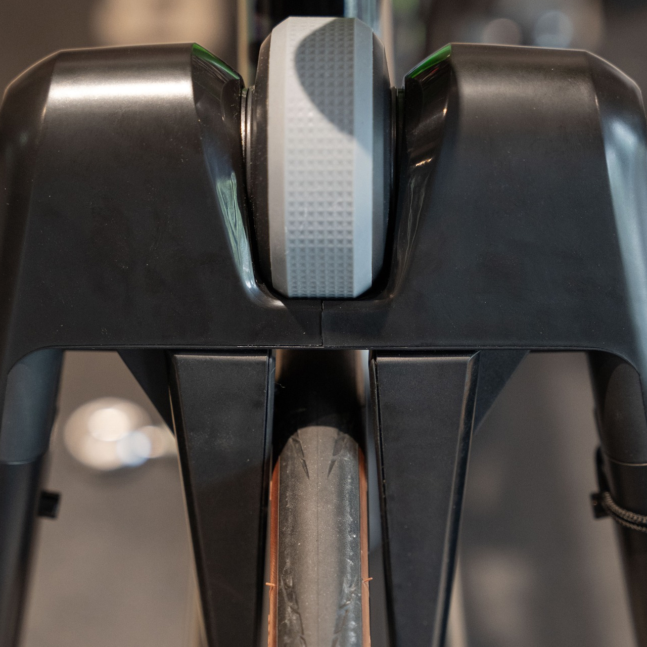 NOW AVAILABLE: Wahoo KICKR ROLLR Smart Trainer & POWRLINK Zero Pedals